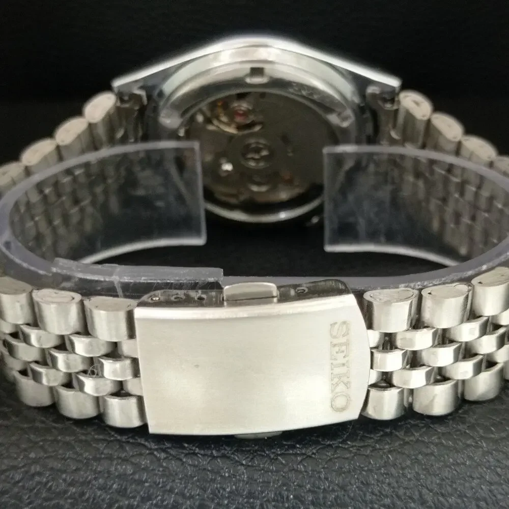 Vintage 1983 Seiko Automatic Mens Silver Watch W/daydate & Red accents